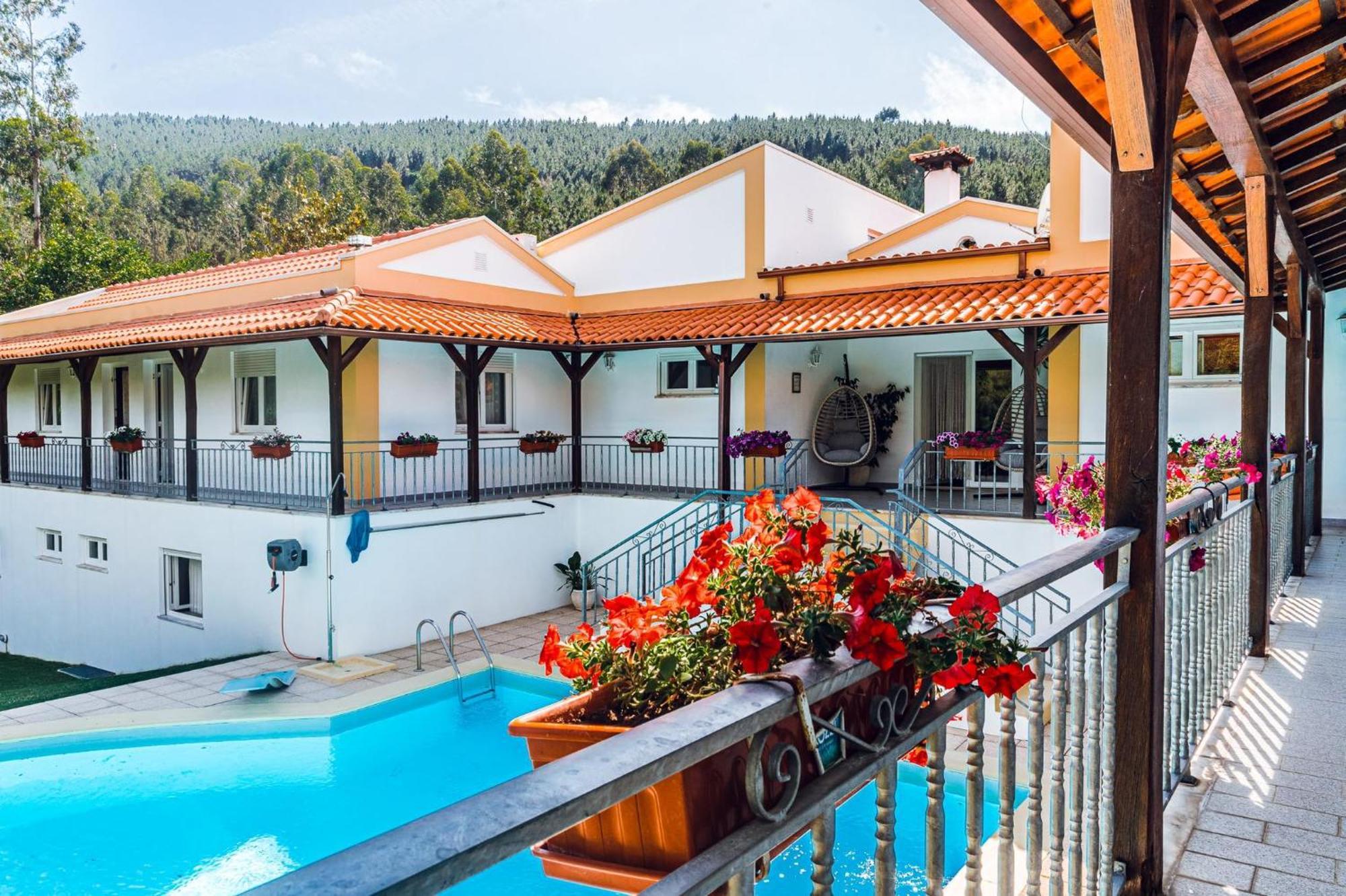 Estalagem Bela Vista Bed & Breakfast มงดิง ดิ บาชตู ภายนอก รูปภาพ