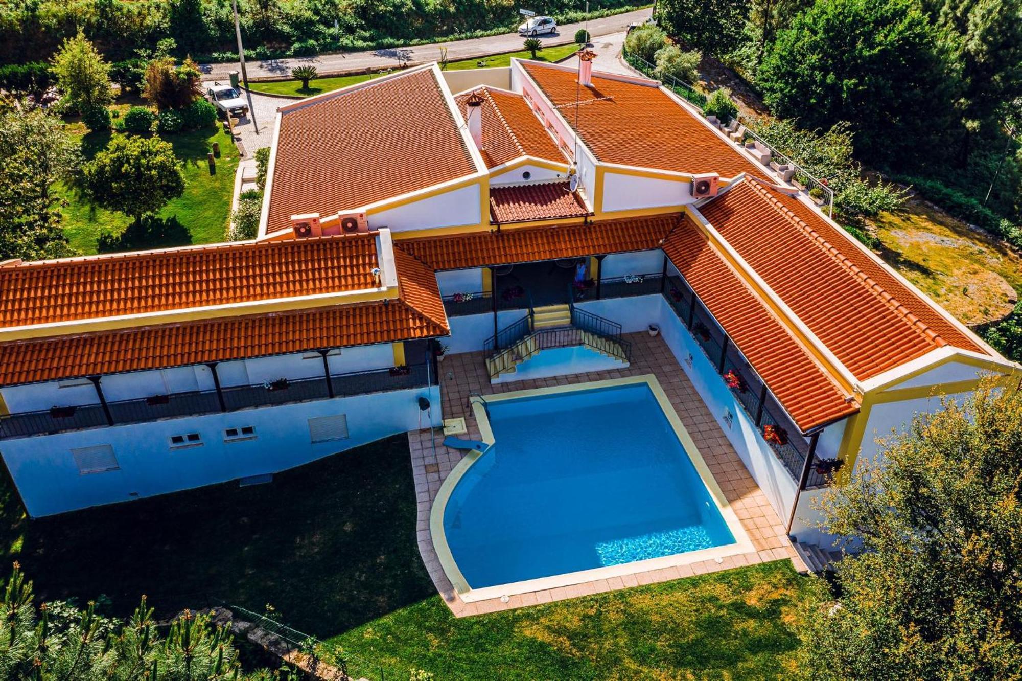 Estalagem Bela Vista Bed & Breakfast มงดิง ดิ บาชตู ภายนอก รูปภาพ